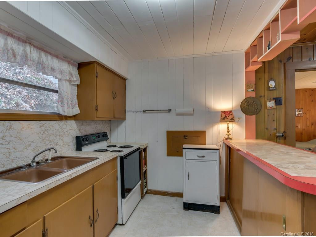 804 Pearson Falls Road - Photo 2