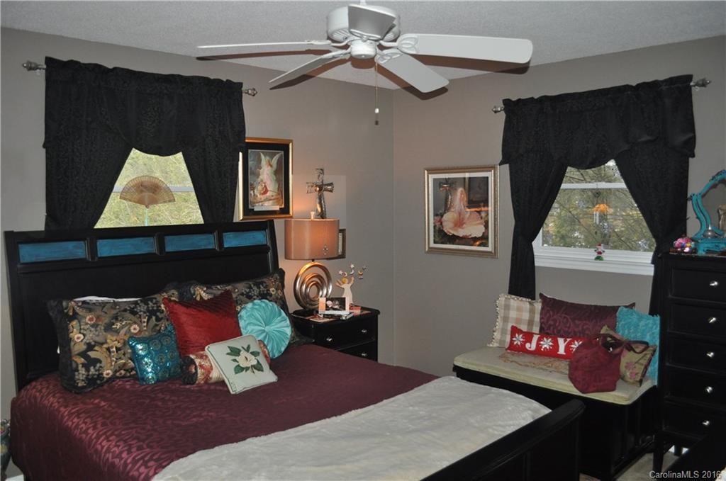 1305 Oakland Street #4 - Photo 4