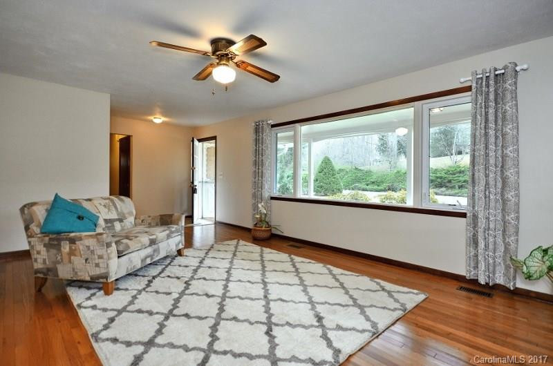 113 Delphia Drive - Photo 3