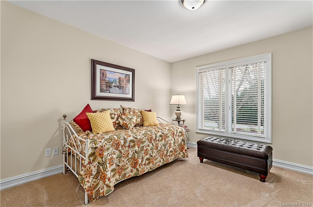 103 Racine Place - Photo 12