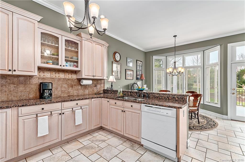 103 Racine Place - Photo 7
