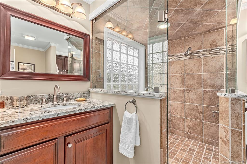 103 Racine Place - Photo 10