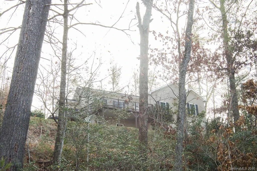 1886 Old Linville Road