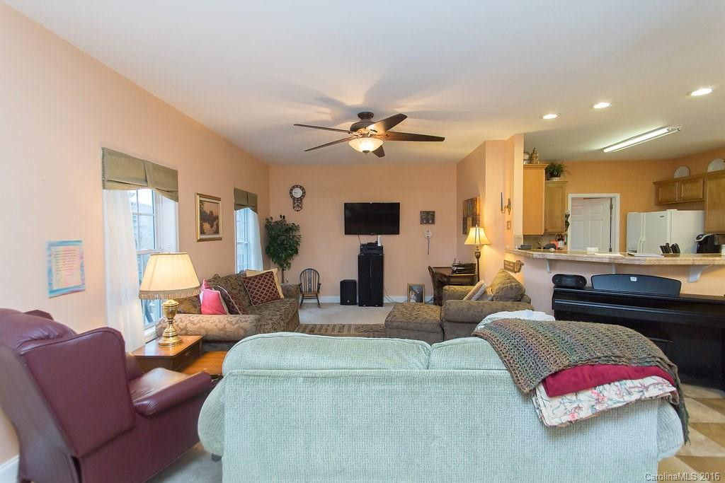 1886 Old Linville Road - Photo 2