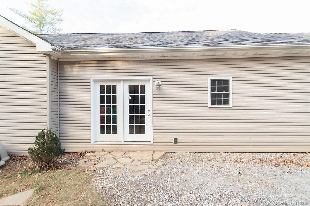 1886 Old Linville Road - Photo 18