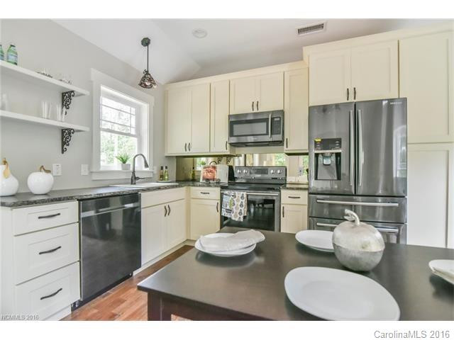207 Locust Street - Photo 11