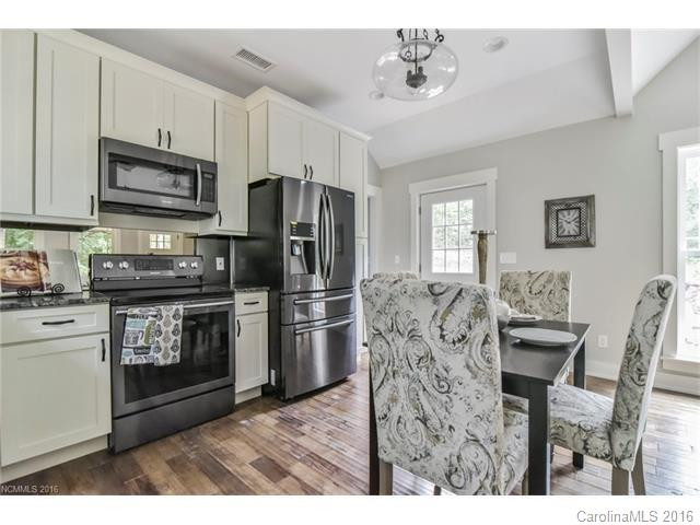 207 Locust Street - Photo 8