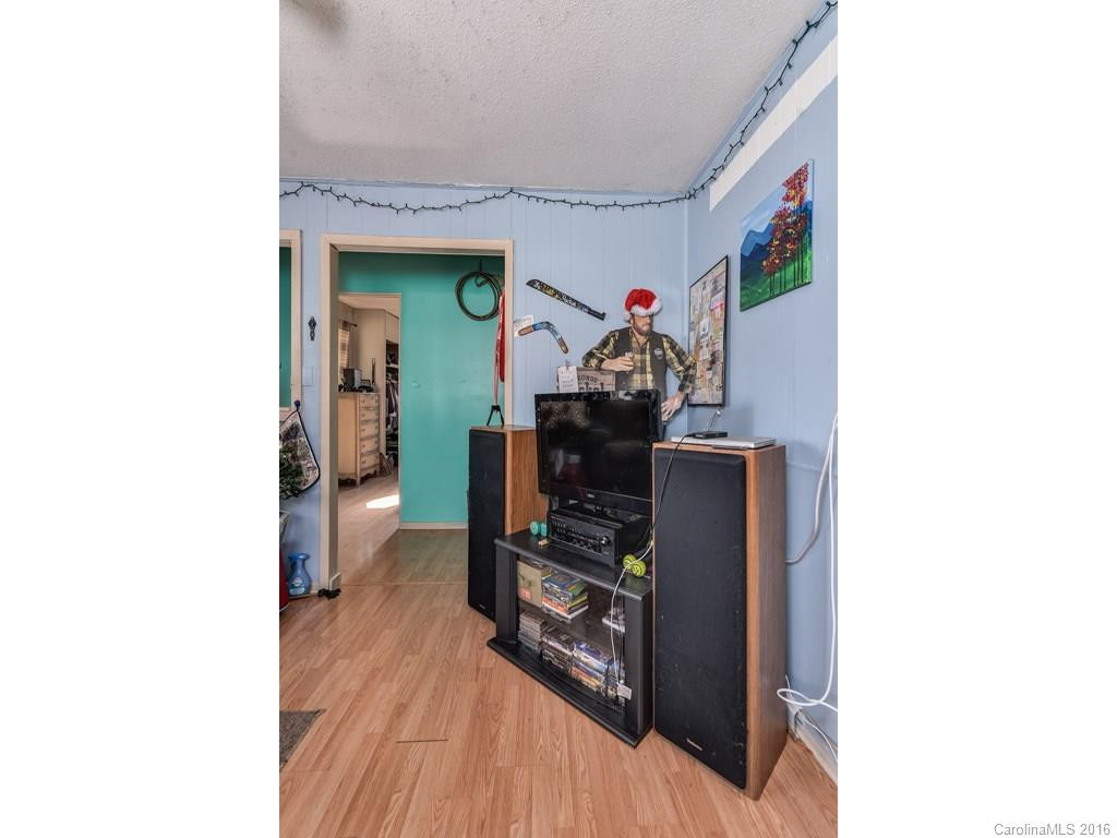 11 Holcombe Drive - Photo 10