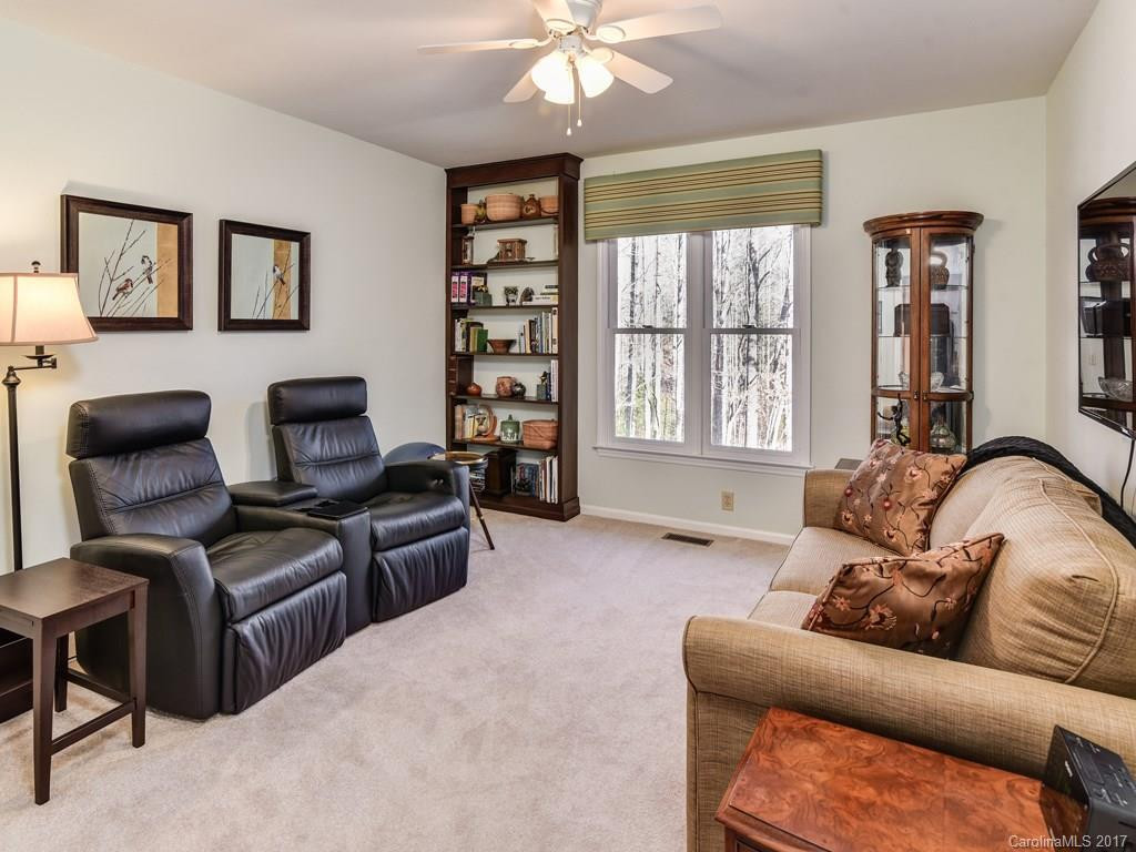 121 Foothills Drive - Photo 17