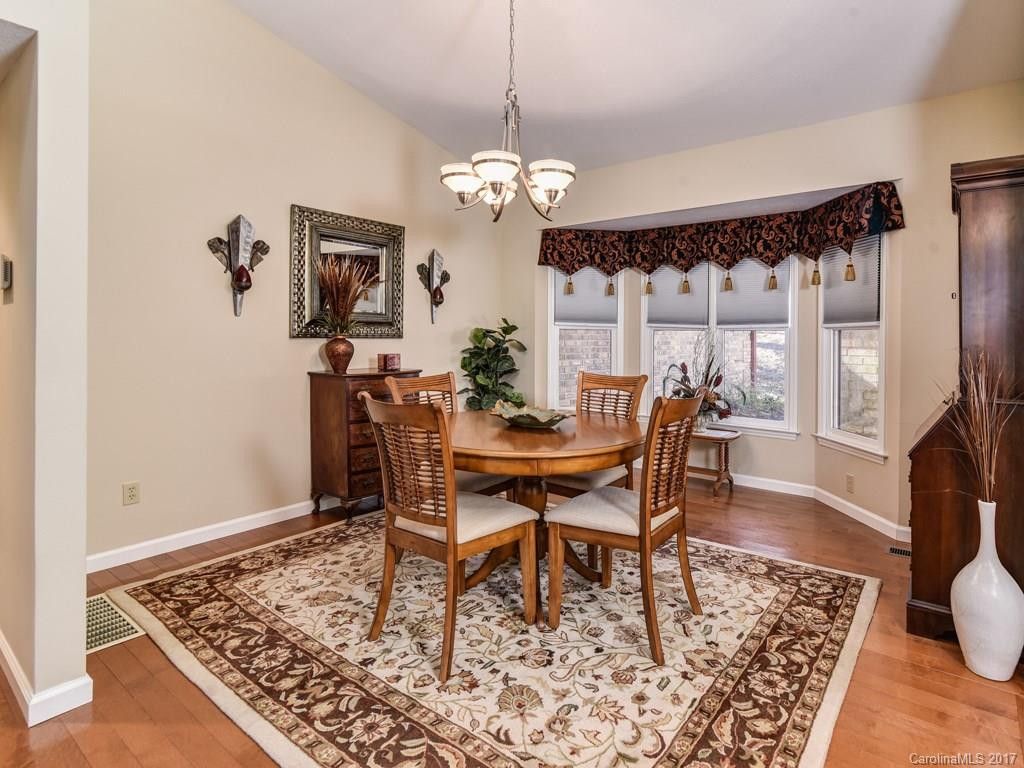 121 Foothills Drive - Photo 4