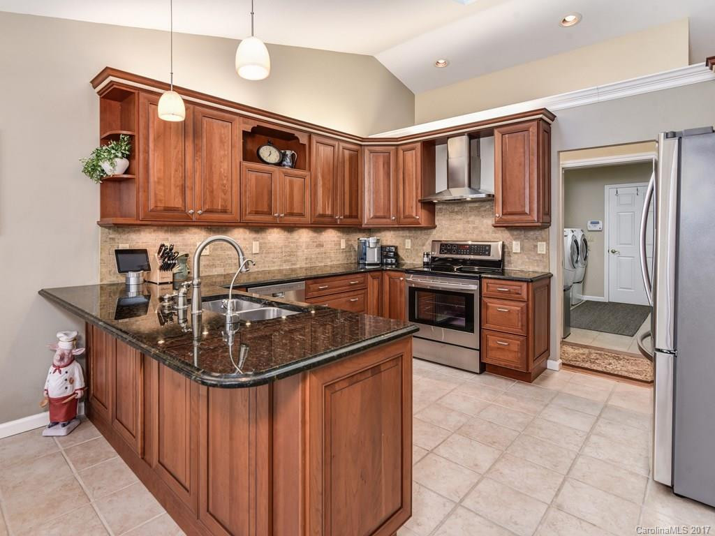 121 Foothills Drive - Photo 8
