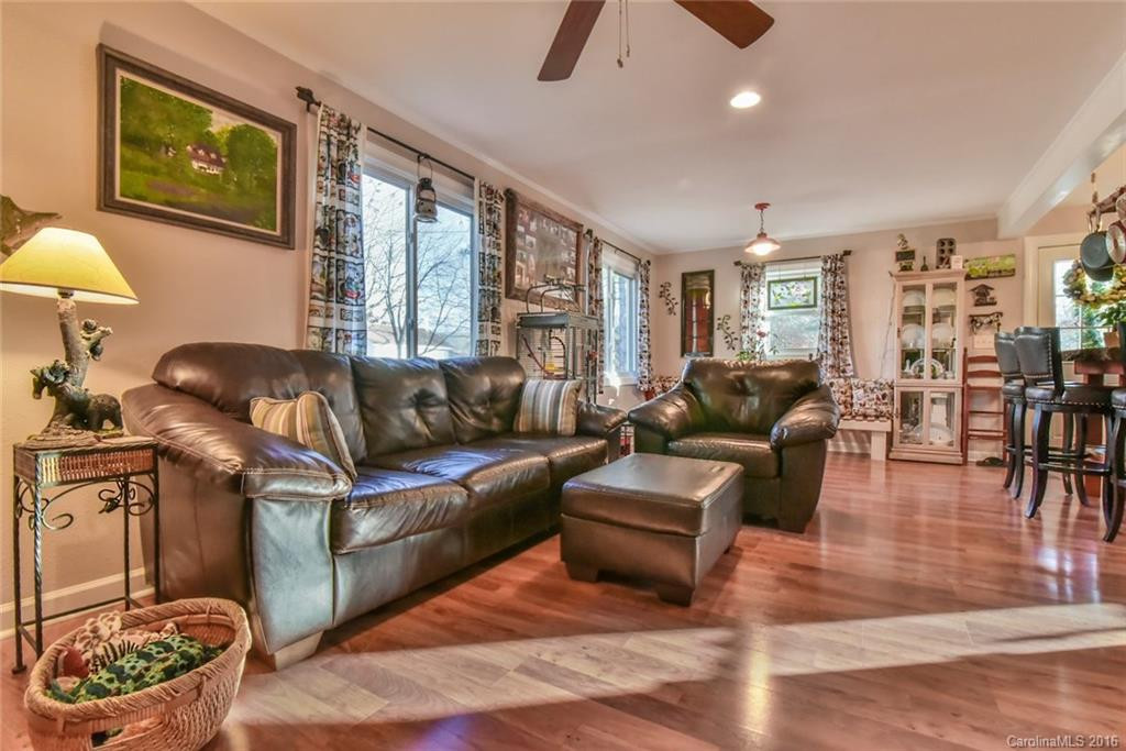 309 Ash Street - Photo 2