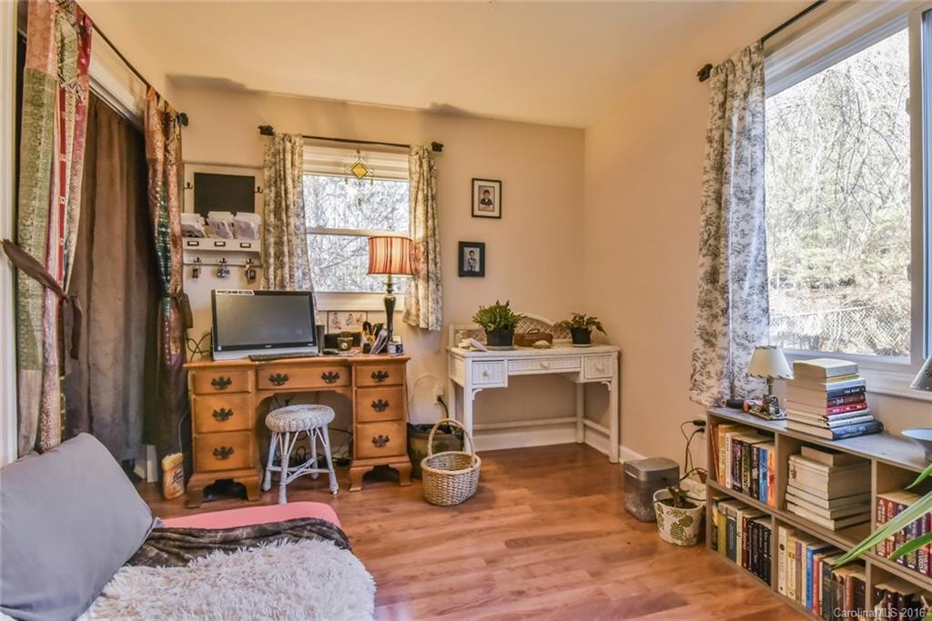 309 Ash Street - Photo 12