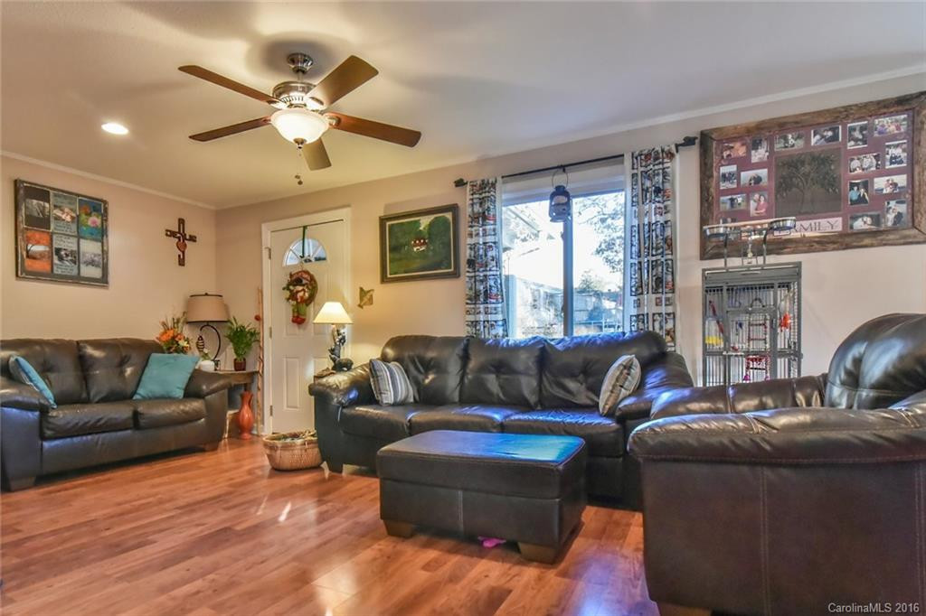 309 Ash Street - Photo 3