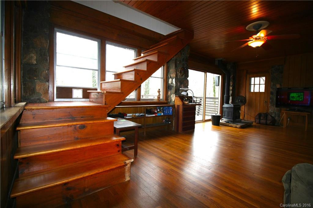 618 Sunset Drive - Photo 4