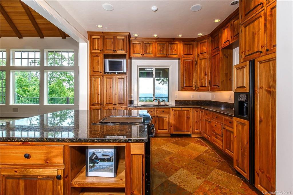 1035 Toxaway Drive - Photo 8