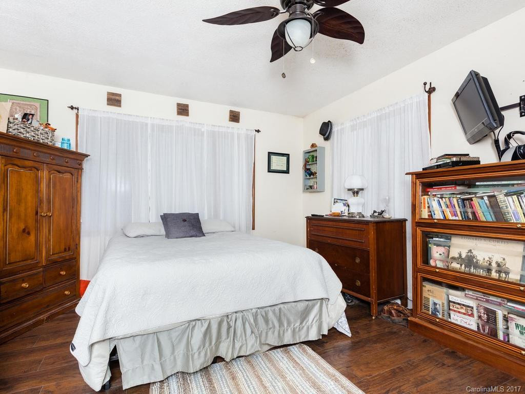653 Avery Creek Road - Photo 18