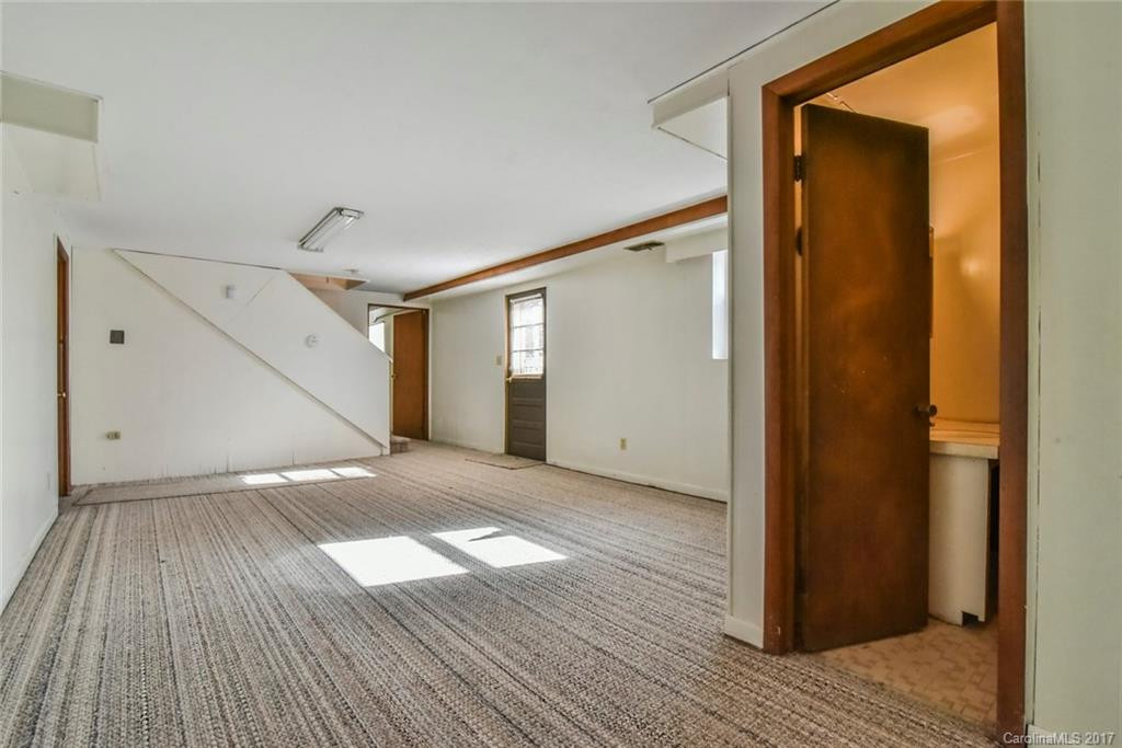 8 Fernlawn Road - Photo 19