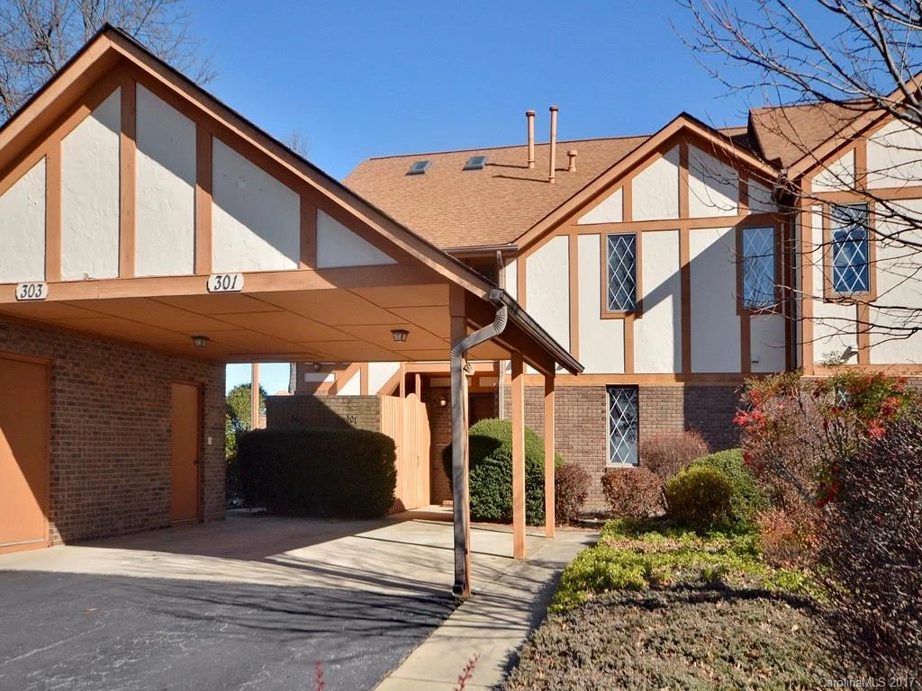 301 Fleetwood Plaza #1