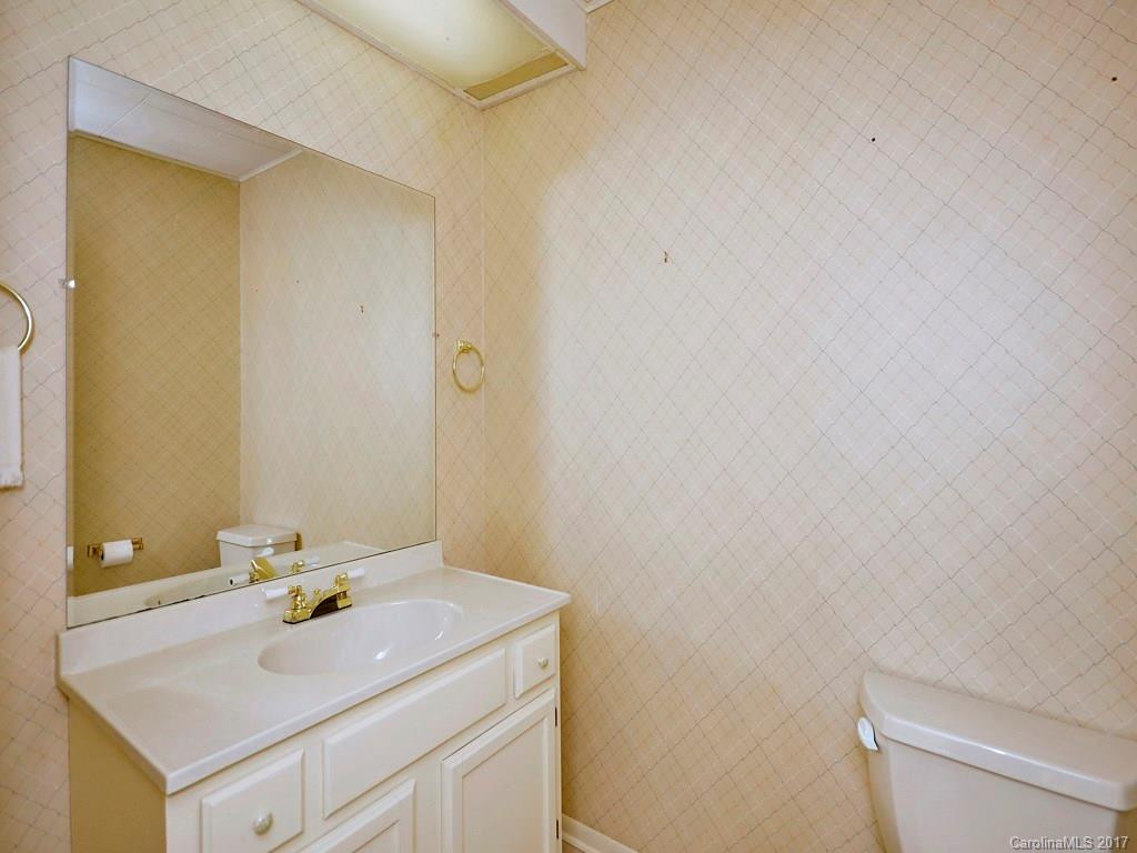301 Fleetwood Plaza #1 - Photo 17