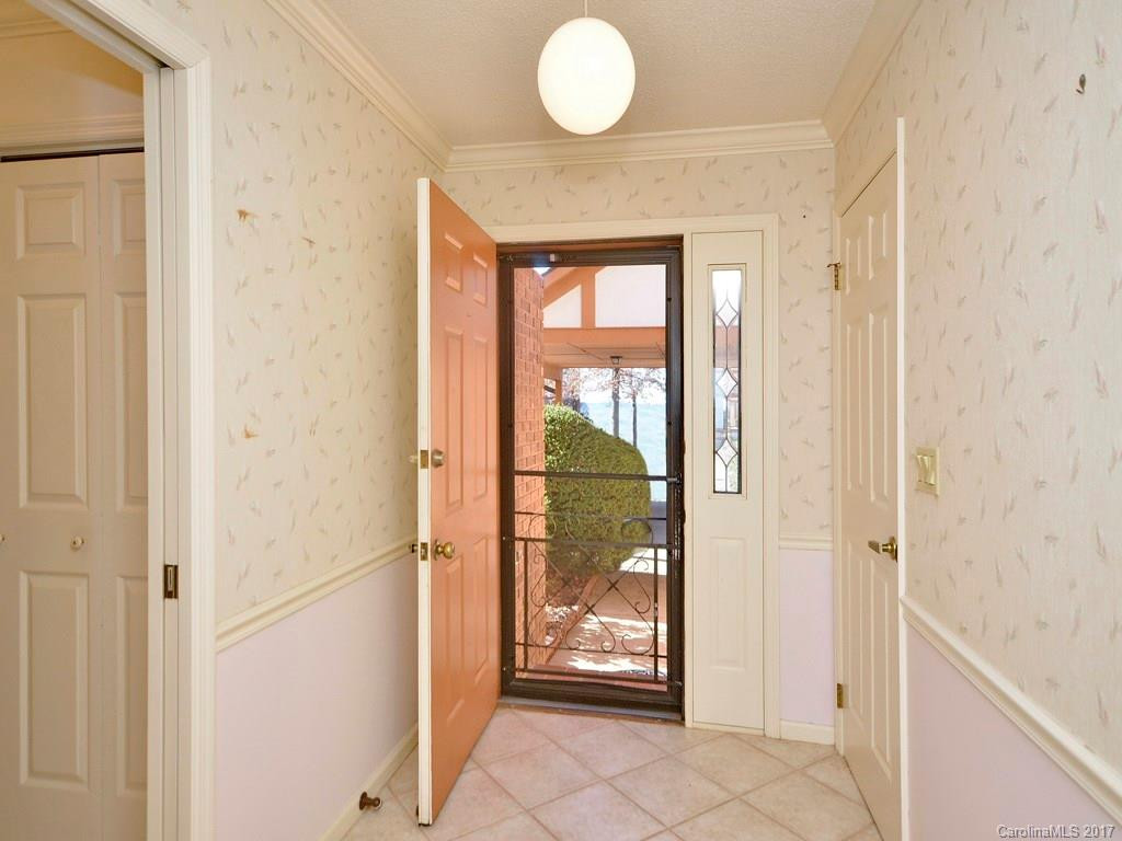 301 Fleetwood Plaza #1 - Photo 3