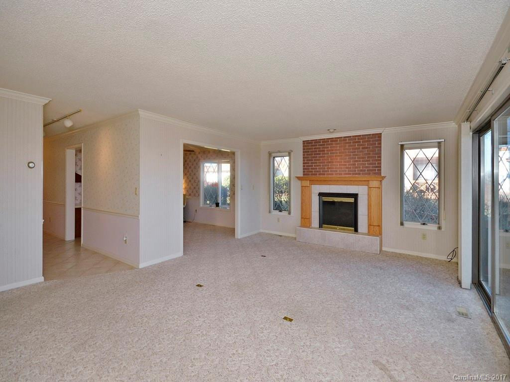 301 Fleetwood Plaza #1 - Photo 4
