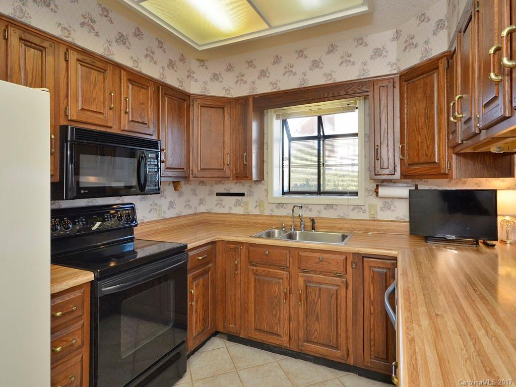301 Fleetwood Plaza #1 - Photo 7