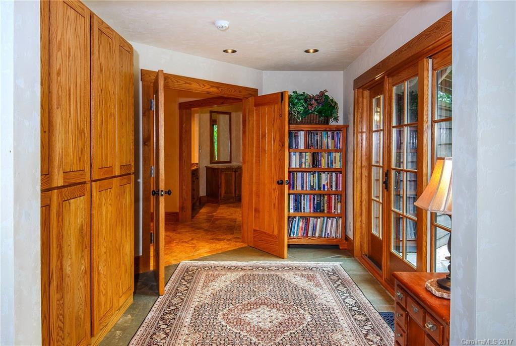 1033 Toxaway Drive - Photo 13