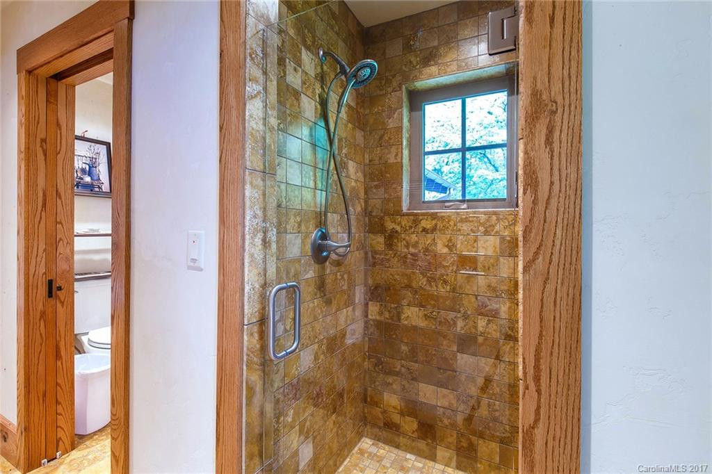 1033 Toxaway Drive - Photo 15