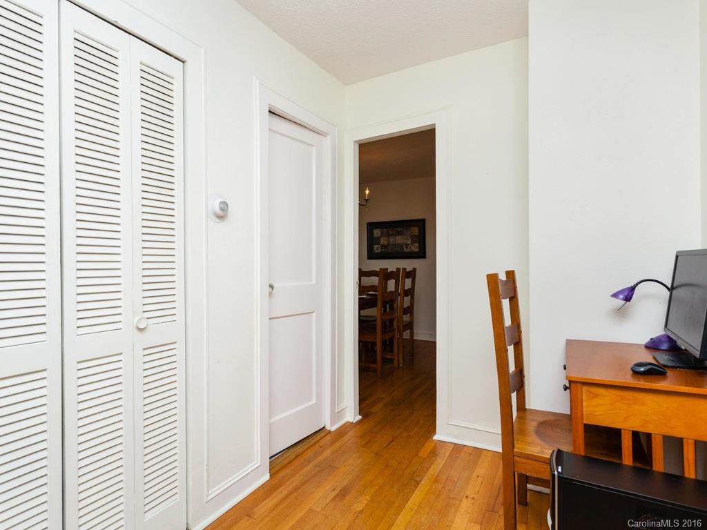 1034 Sylvan Boulevard - Photo 13