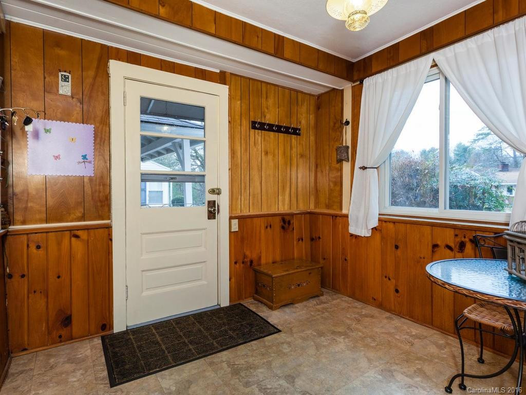 1034 Sylvan Boulevard - Photo 14