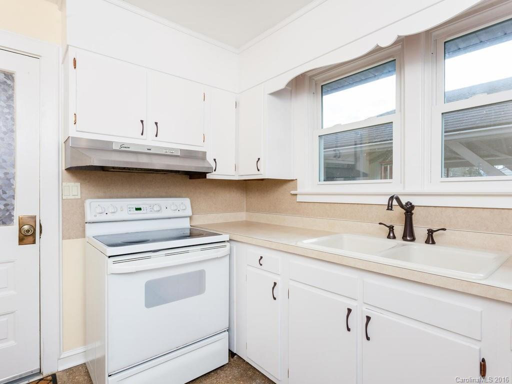 1034 Sylvan Boulevard - Photo 4