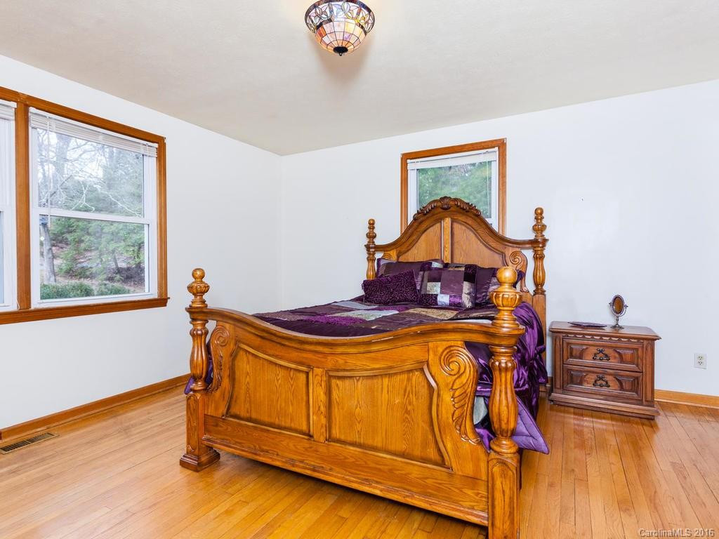 1034 Sylvan Boulevard - Photo 7