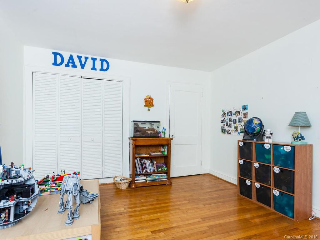 1034 Sylvan Boulevard - Photo 10