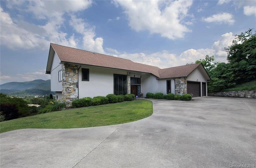 81 Cardinal Lane