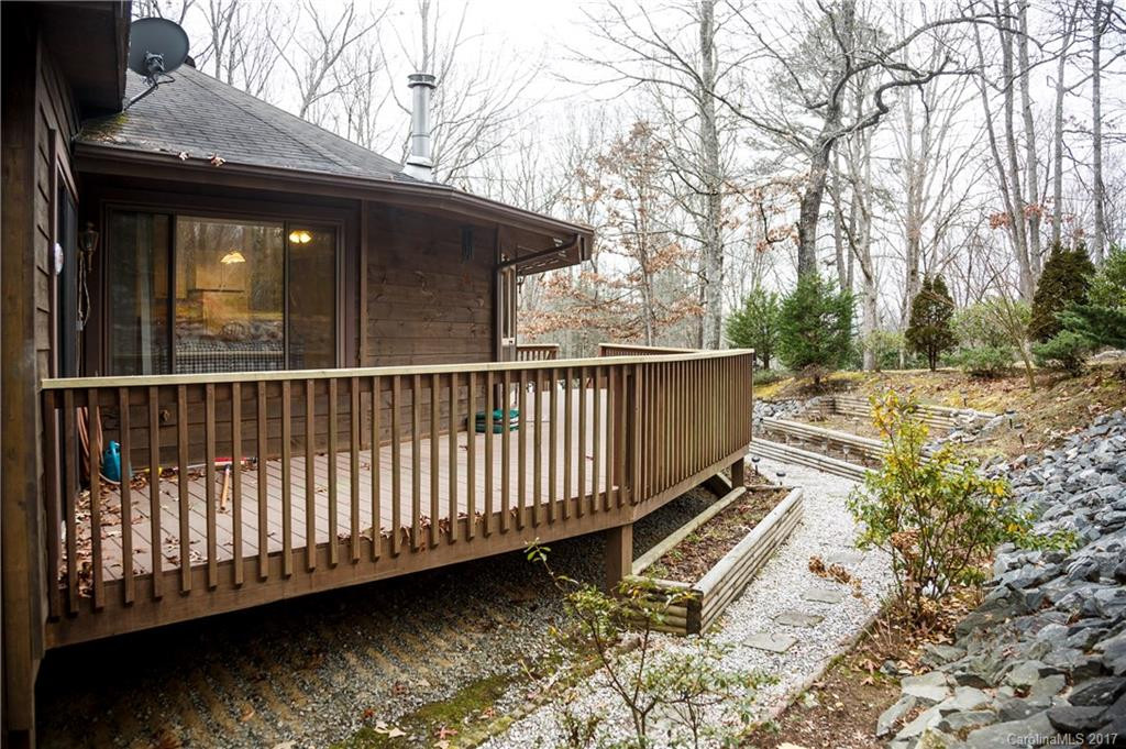 182 Skyland Drive - Photo 4