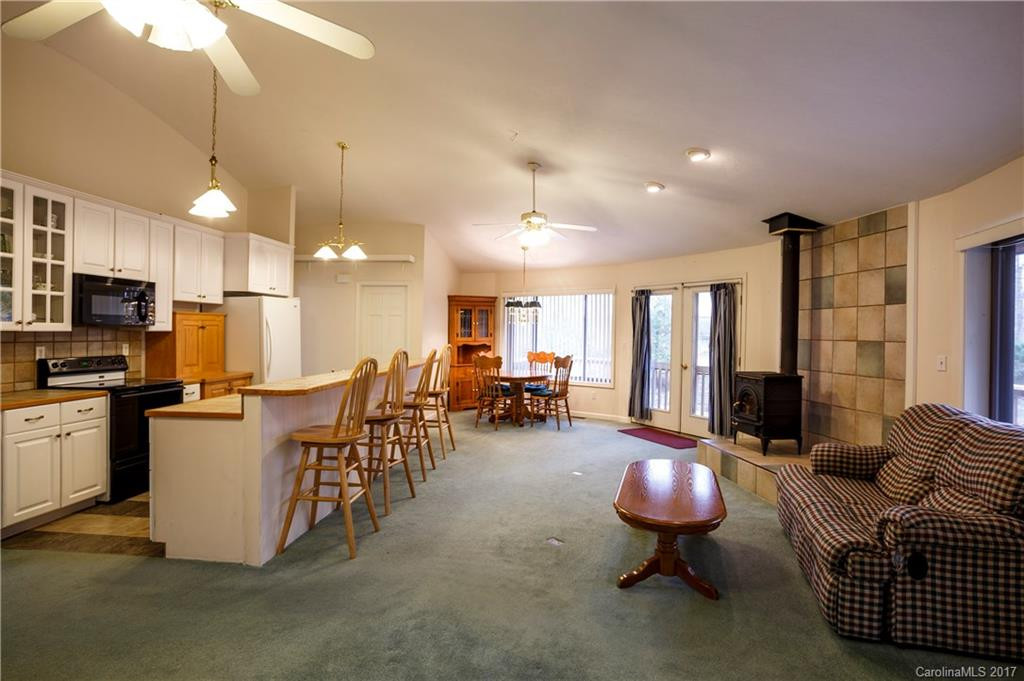 182 Skyland Drive - Photo 5