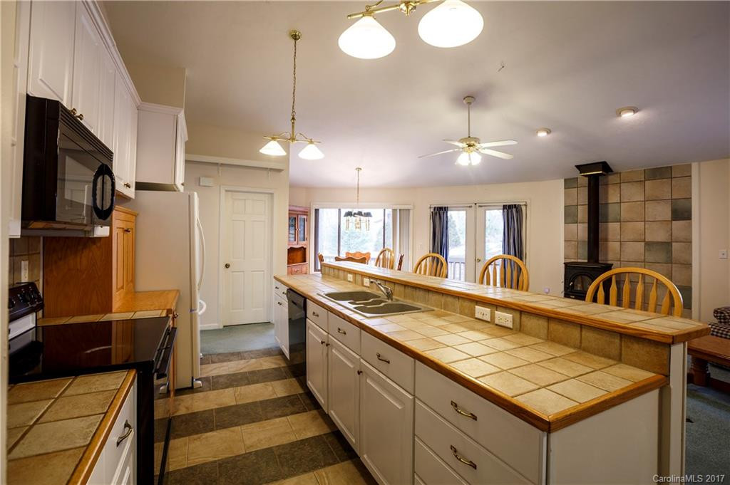182 Skyland Drive - Photo 9