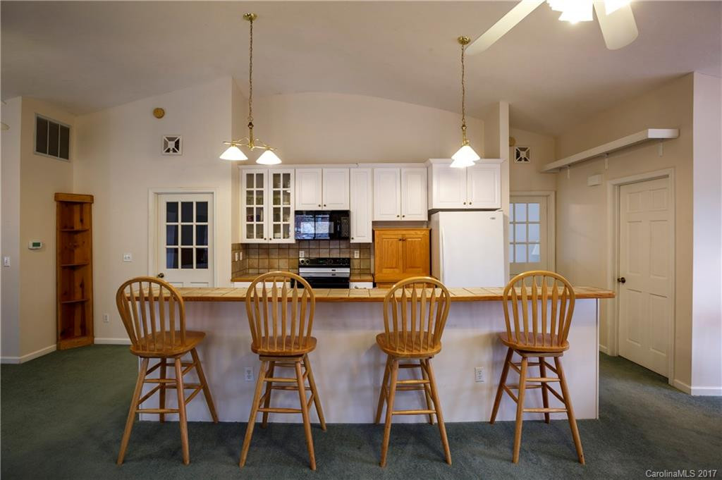 182 Skyland Drive - Photo 10