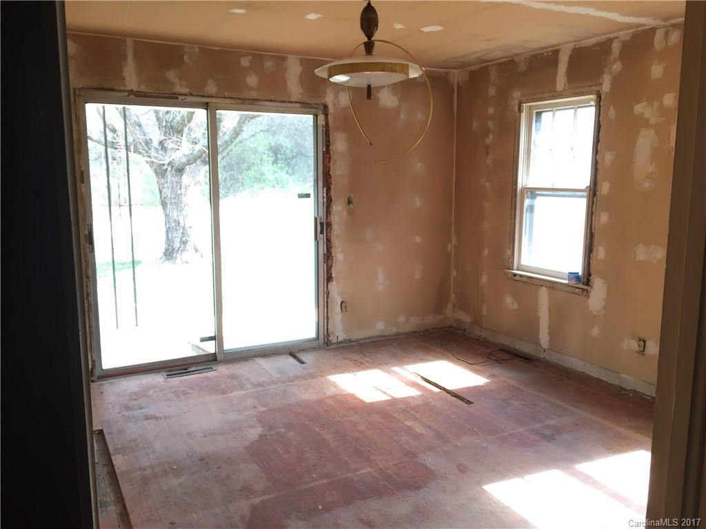 47 Smith Graveyard Road - Photo 12