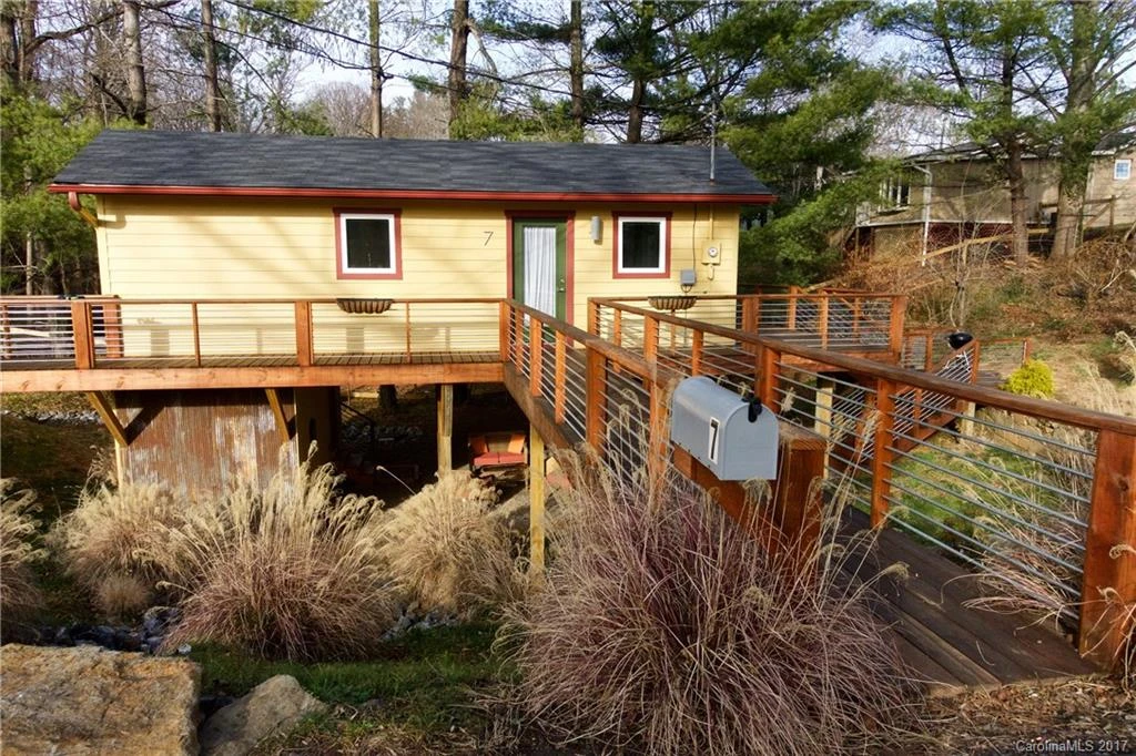 7 Alta Avenue