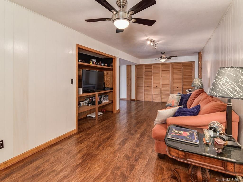 646 Sunset Drive - Photo 13