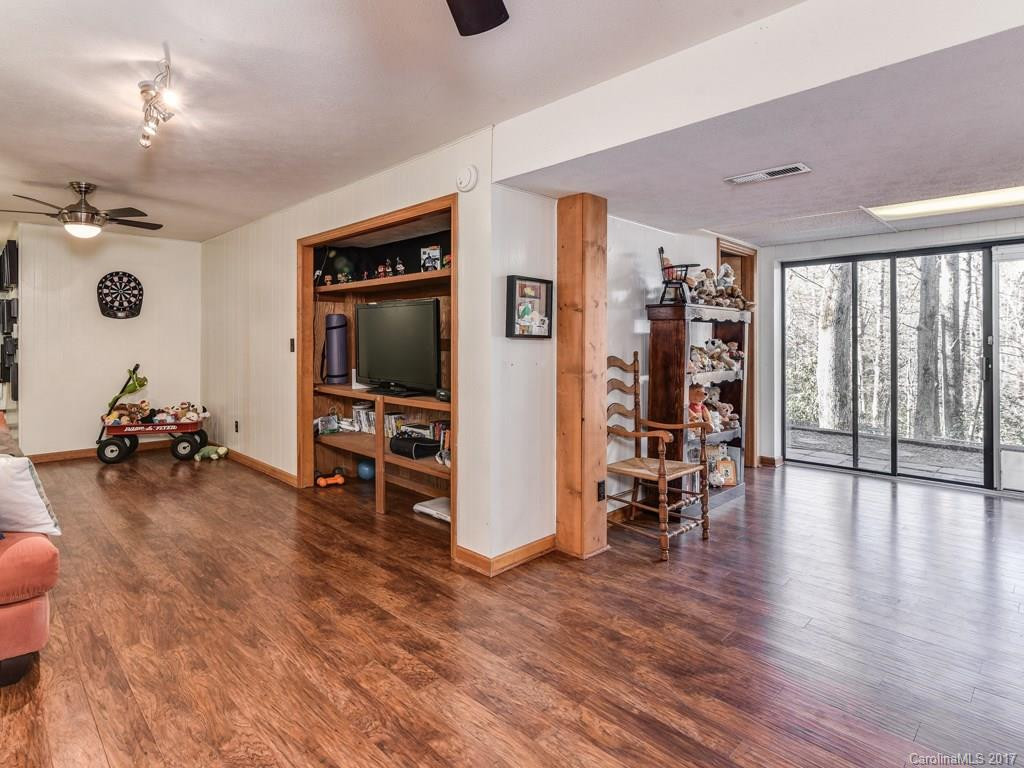 646 Sunset Drive - Photo 14