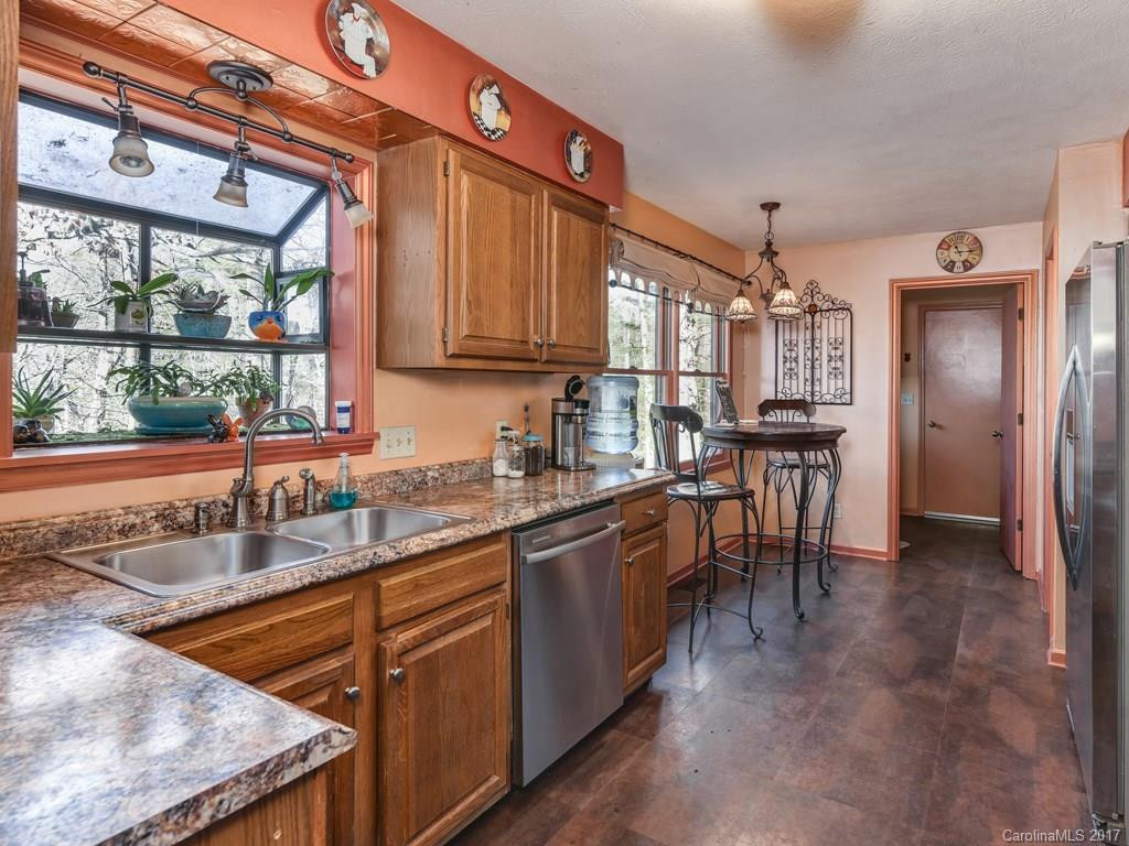 646 Sunset Drive - Photo 5