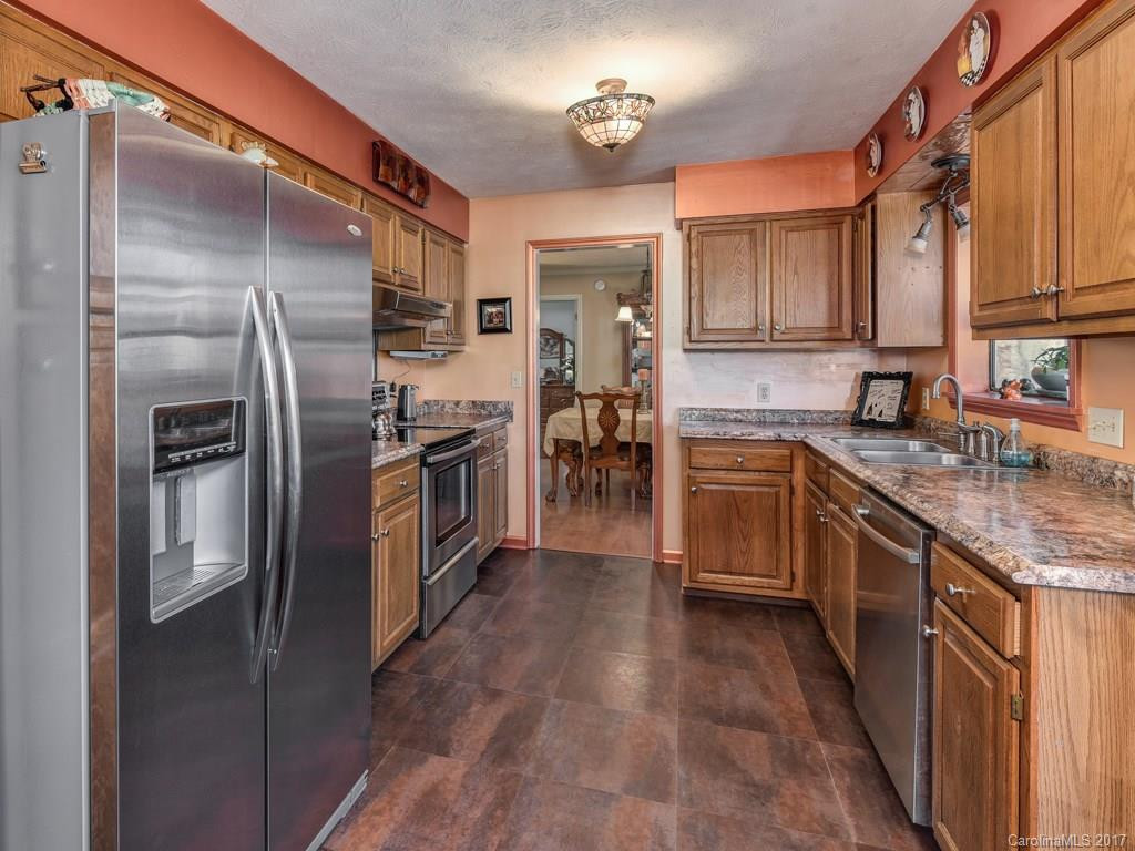 646 Sunset Drive - Photo 6