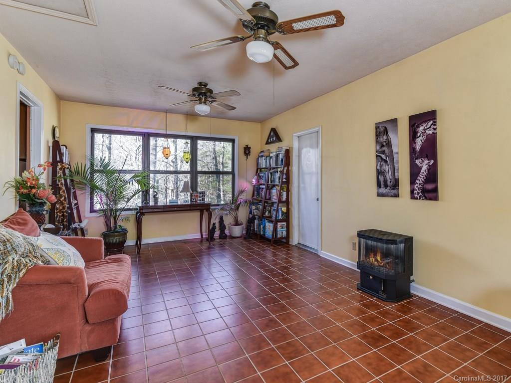 646 Sunset Drive - Photo 8