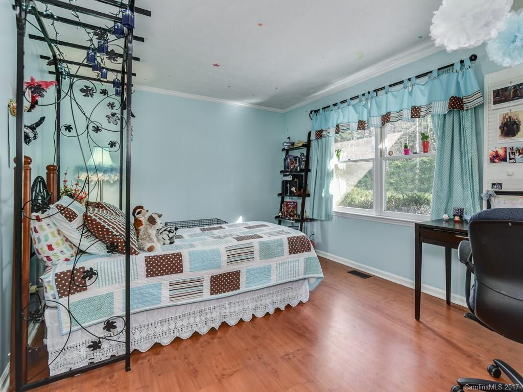 646 Sunset Drive - Photo 9