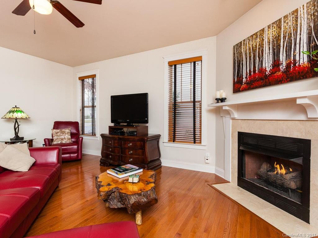 9 Hoolet Court - Photo 2
