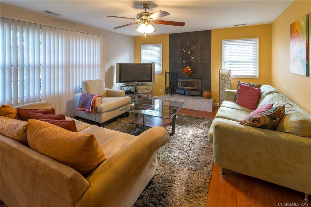 184 Aurora Drive - Photo 4
