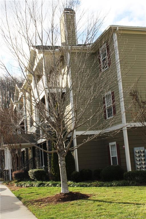700 Vista Lake Drive #206